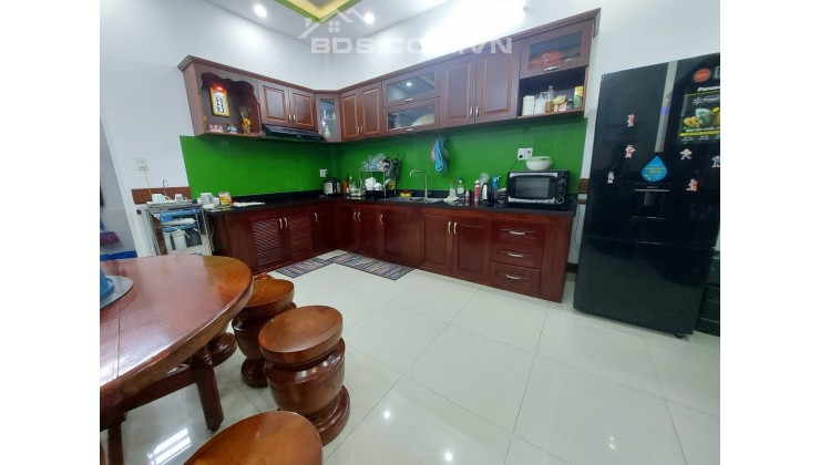 Bán nhà đường 5D KĐT Hà Quang 2, Nha Trang DT: 60M2 GIÁ 5,2  tỷ